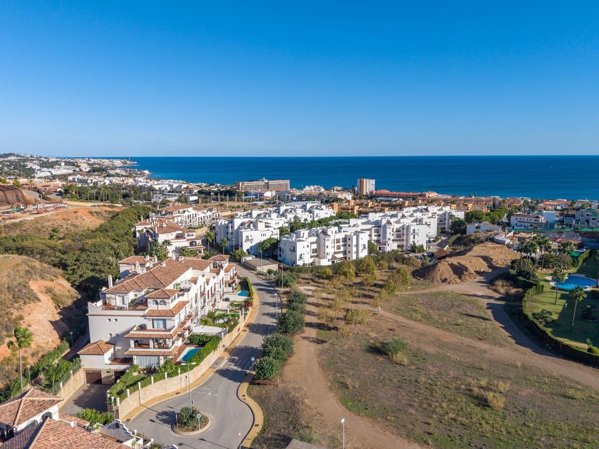 3 sypialnia Apartament na sprzedaż w La Cala de Mijas z basenem garażem - 799 000 € (Ref: 9441229)