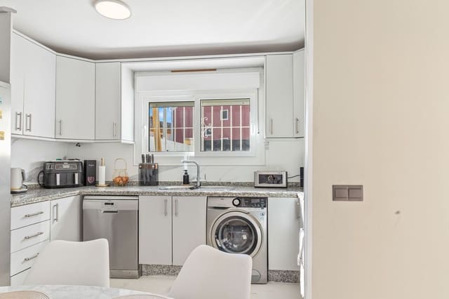 5 sypialnia Dom na sprzedaż w Manilva z basenem garażem - 499 000 € (Ref: 9441230)