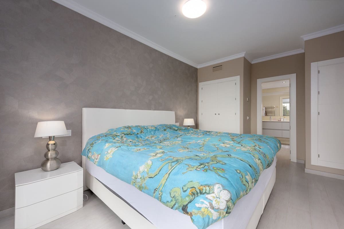 2 slaapkamer Appartement te koop in Monte Halcones met zwembad garage - € 680.000 (Ref: 9441667)