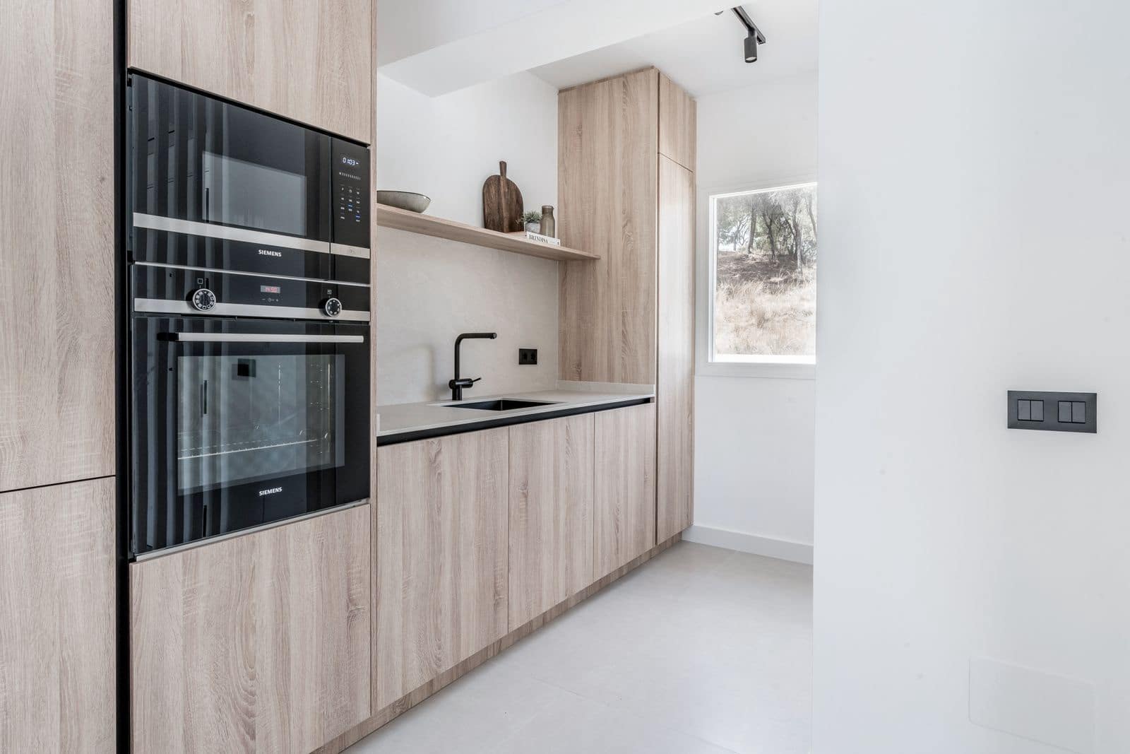 3 bedroom Apartment for sale in Aloha Golf with pool garage - € 850,000 (Ref: 9445544)