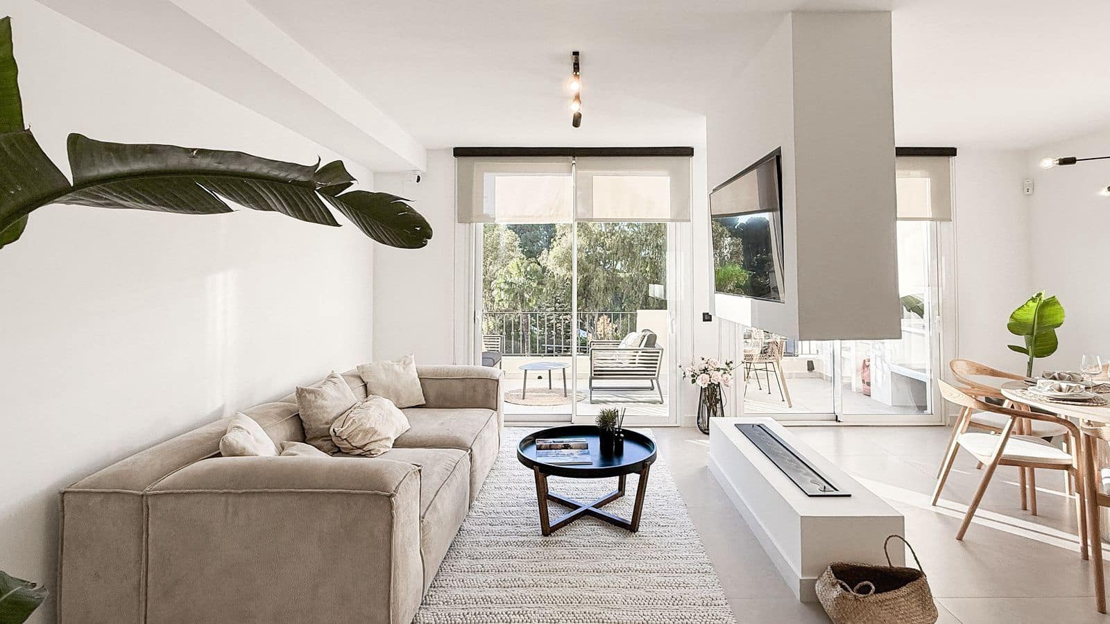 3 bedroom Apartment for sale in Aloha Golf with pool garage - € 850,000 (Ref: 9445544)