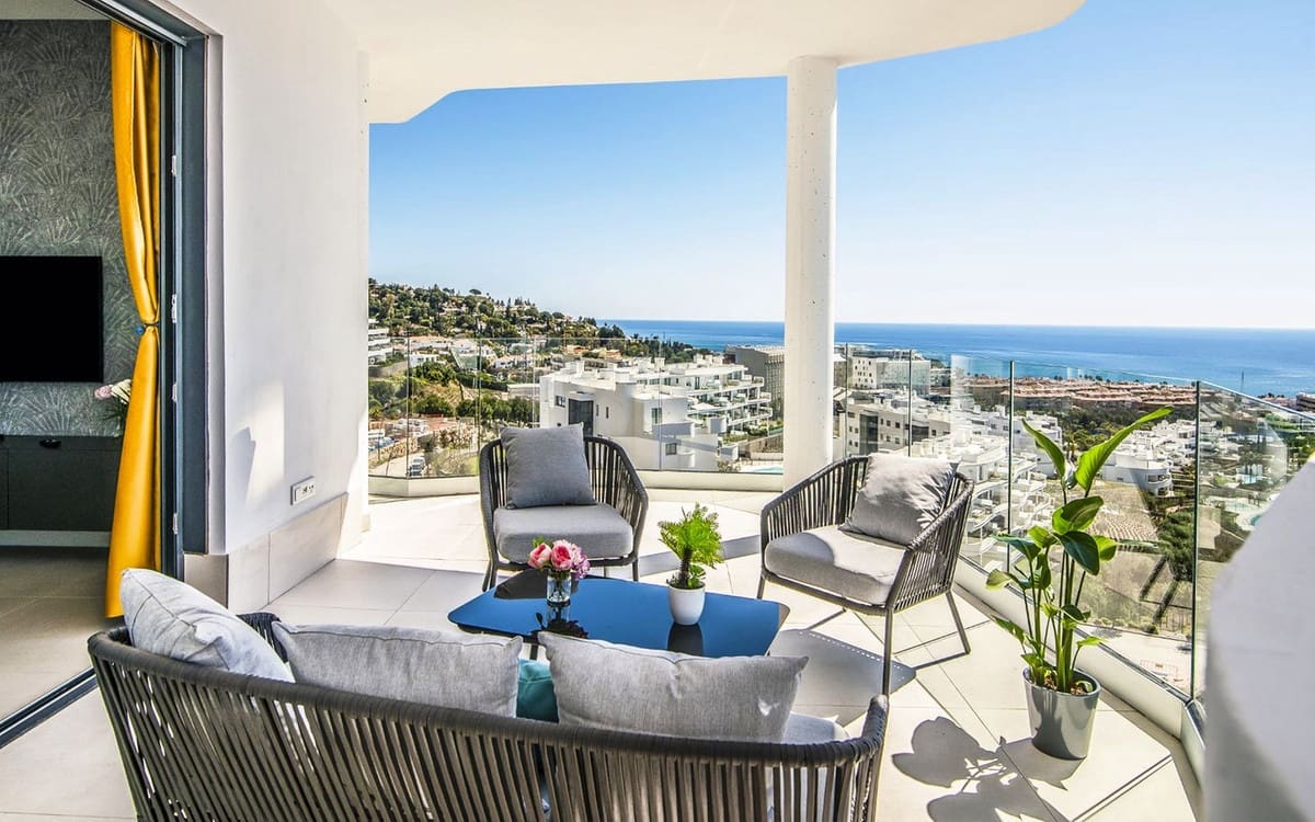 2 soverom Leilighet til salgs i Fuengirola med svømmebasseng garasje - € 595 000 (Ref: 9445545)