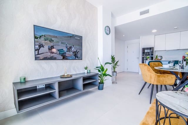 2 soverom Leilighet til salgs i Fuengirola med svømmebasseng garasje - € 595 000 (Ref: 9445545)