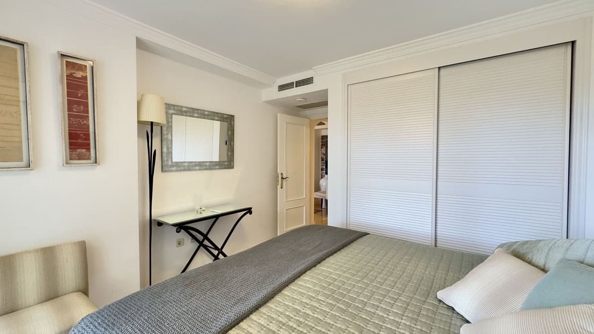 2 soveværelse Lejlighed til salg i Elviria med swimmingpool - € 720.000 (Ref: 9447096)