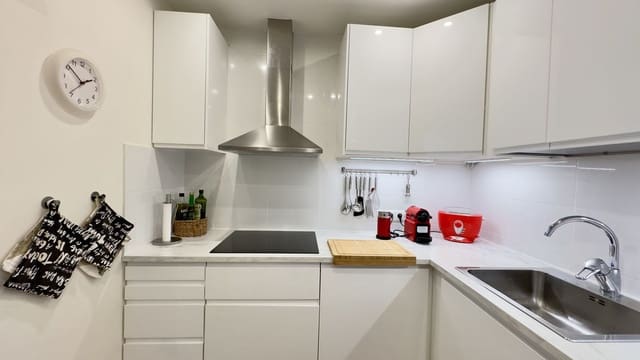 2 soveværelse Lejlighed til salg i Elviria, Marbella med swimmingpool - € 720.000 (Ref: 9447096)