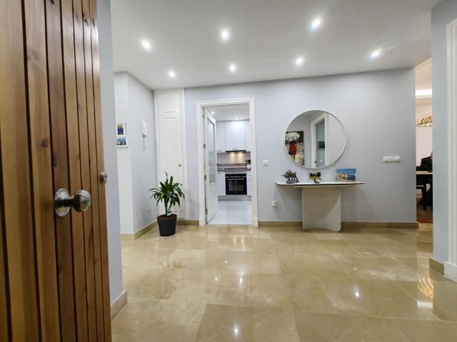 2 bedroom Apartment for sale in La Duquesa / Puerto de la Duquesa, Manilva with pool garage - € 298,000 (Ref: 9448523)