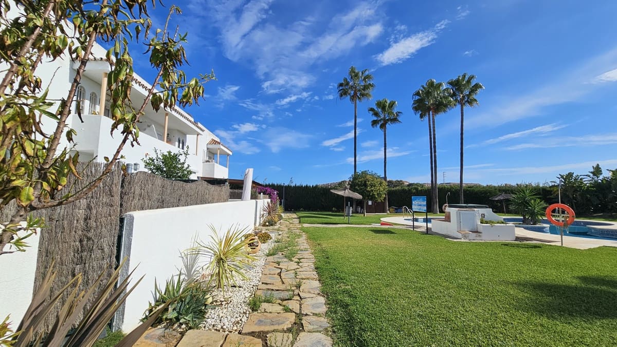 2 soverom Leilighet til salgs i Casares med svømmebasseng garasje - € 240 000 (Ref: 9448524)