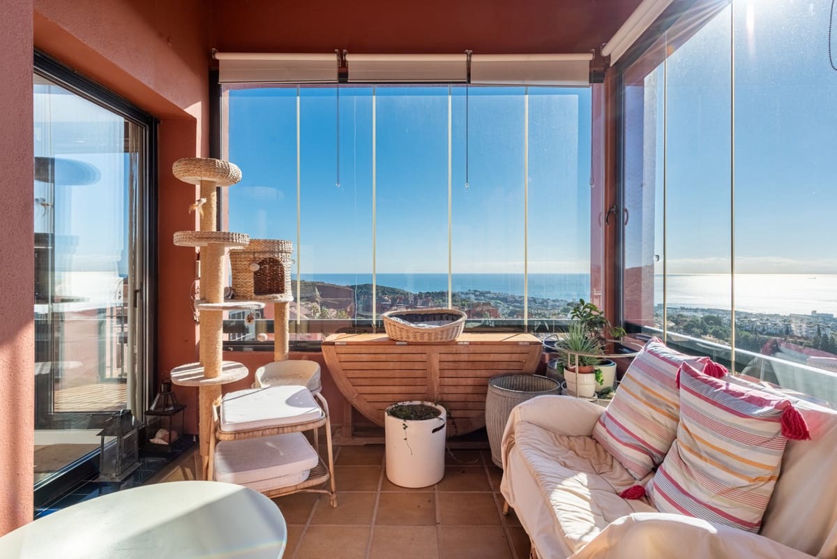 4 bedroom Apartment for sale in Calahonda with pool garage - € 690,000 (Ref: 9455664)