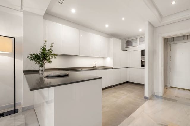 2 bedroom Beach Apartment for sale in Marbella with pool - € 1,210,000 (Ref: 9465040)