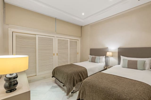 2 bedroom Beach Apartment for sale in Marbella with pool - € 1,210,000 (Ref: 9465040)