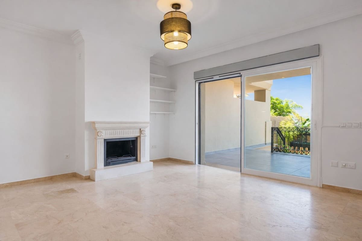 3 sypialnia Apartament na sprzedaż w New Golden Mile z basenem garażem - 390 000 € (Ref: 9471800)