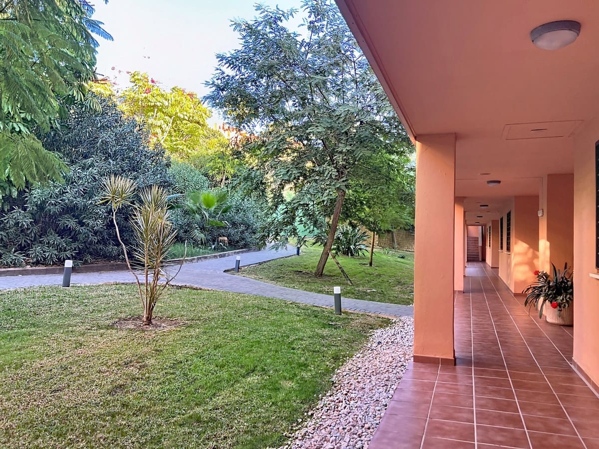 2 bedroom Apartment for sale in Manilva with pool garage - € 299,000 (Ref: 9478980)