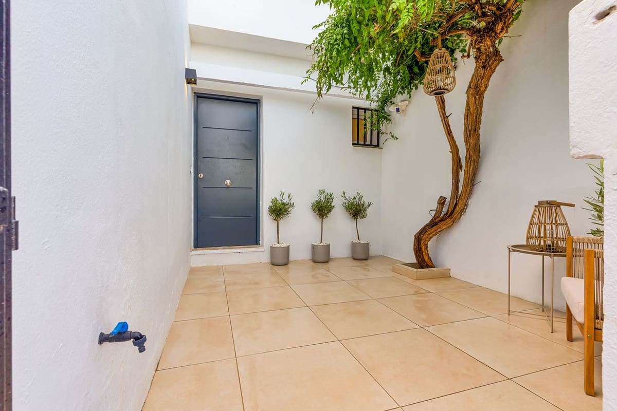 4 quarto Casa em Banda para venda em New Golden Mile com piscina garagem - 730 000 € (Ref: 9480775)