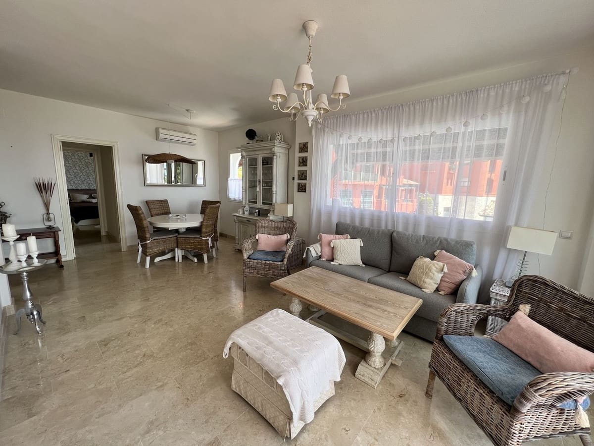 2 bedroom Apartment for sale in Calahonda with pool - € 299,000 (Ref: 9481683)