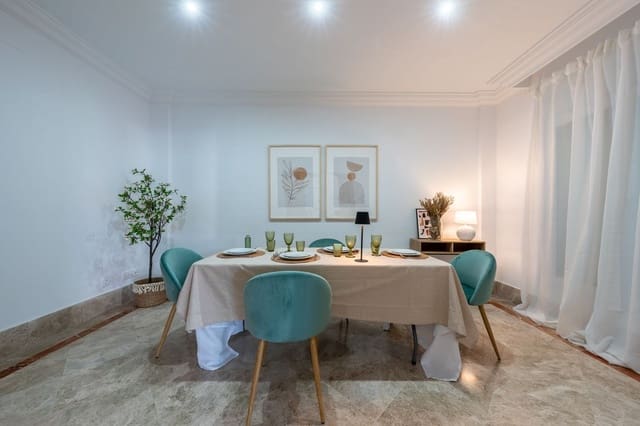 3 sypialnia Dom blizniak na sprzedaż w Santa Clara, Marbella z basenem garażem - 849 000 € (Ref: 9481686)