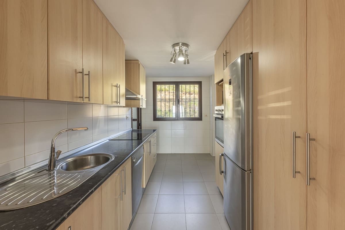 2 sypialnia Apartament na sprzedaż w Casares z basenem garażem - 350 000 € (Ref: 9483300)