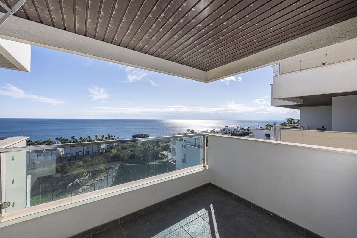 2 sypialnia Apartament na sprzedaż w Casares z basenem garażem - 350 000 € (Ref: 9483300)