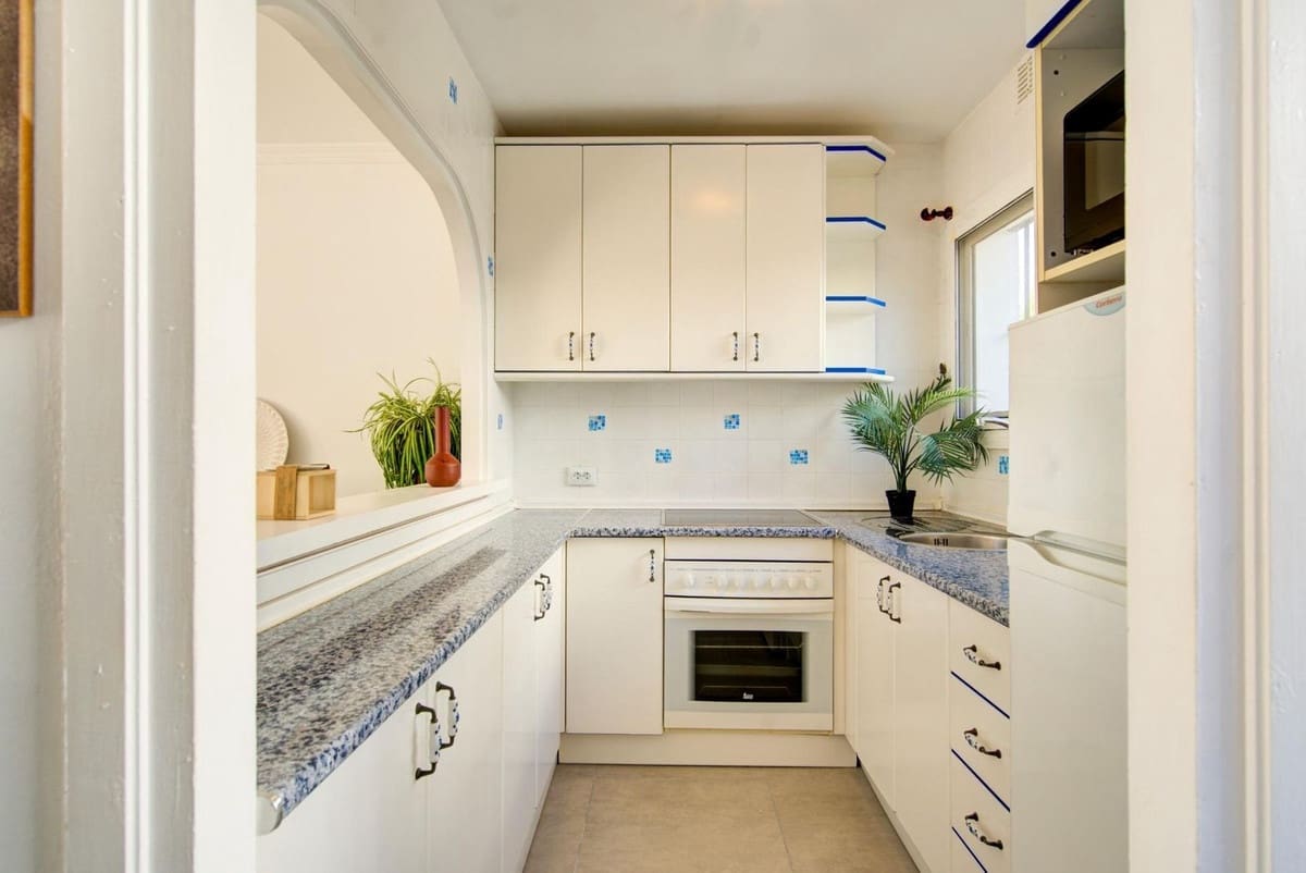 2 bedroom Apartment for sale in La Cala de Mijas with pool garage - € 285,000 (Ref: 9483669)