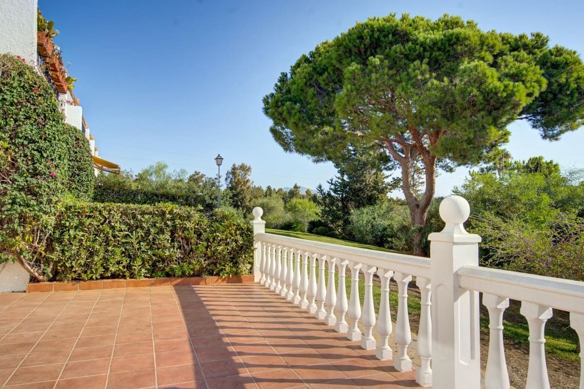 2 bedroom Apartment for sale in La Cala de Mijas with pool garage - € 285,000 (Ref: 9483669)