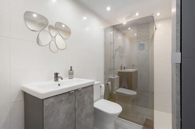 2 makuuhuone Huoneisto myytävänä paikassa Miraflores, Málaga kaupunki mukana uima-altaan 
autotalli - 375 000 € (Ref: 9488044)