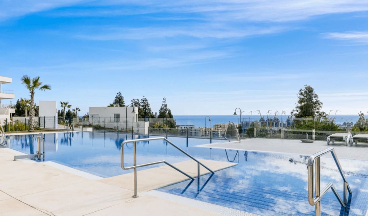 3 slaapkamer Appartement te koop in La Cala de Mijas met zwembad garage - € 575.000 (Ref: 9490934)