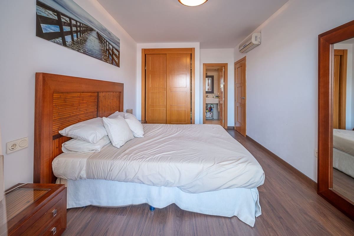 2 bedroom Penthouse for sale in La Cala de Mijas with pool garage - € 350,000 (Ref: 9490938)