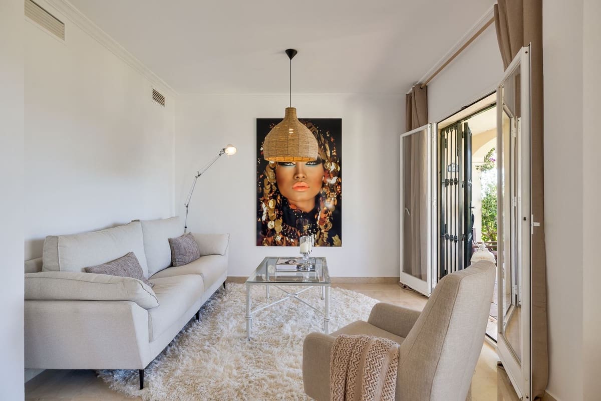 3 bedroom Apartment for sale in La Quinta with pool garage - € 595,000 (Ref: 9494061)