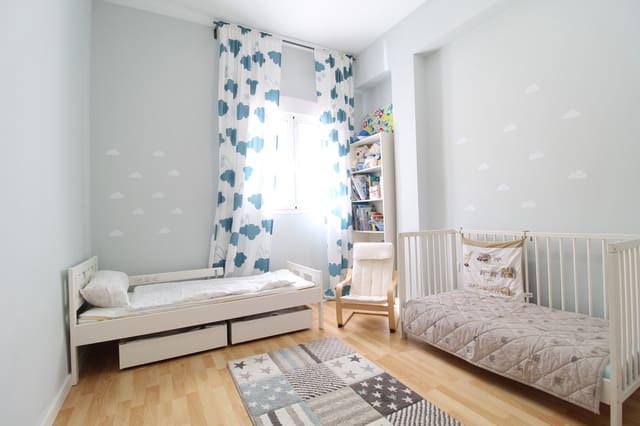 3 sypialnia Dom na sprzedaż w New Golden Mile, Estepona z basenem garażem - 399 000 € (Ref: 9496438)