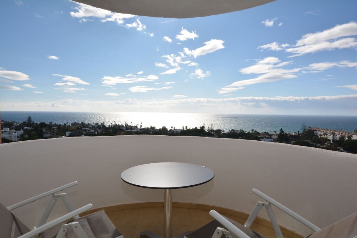 1 bedroom Apartment for sale in Marbesa with pool - € 250,000 (Ref: 9503703)