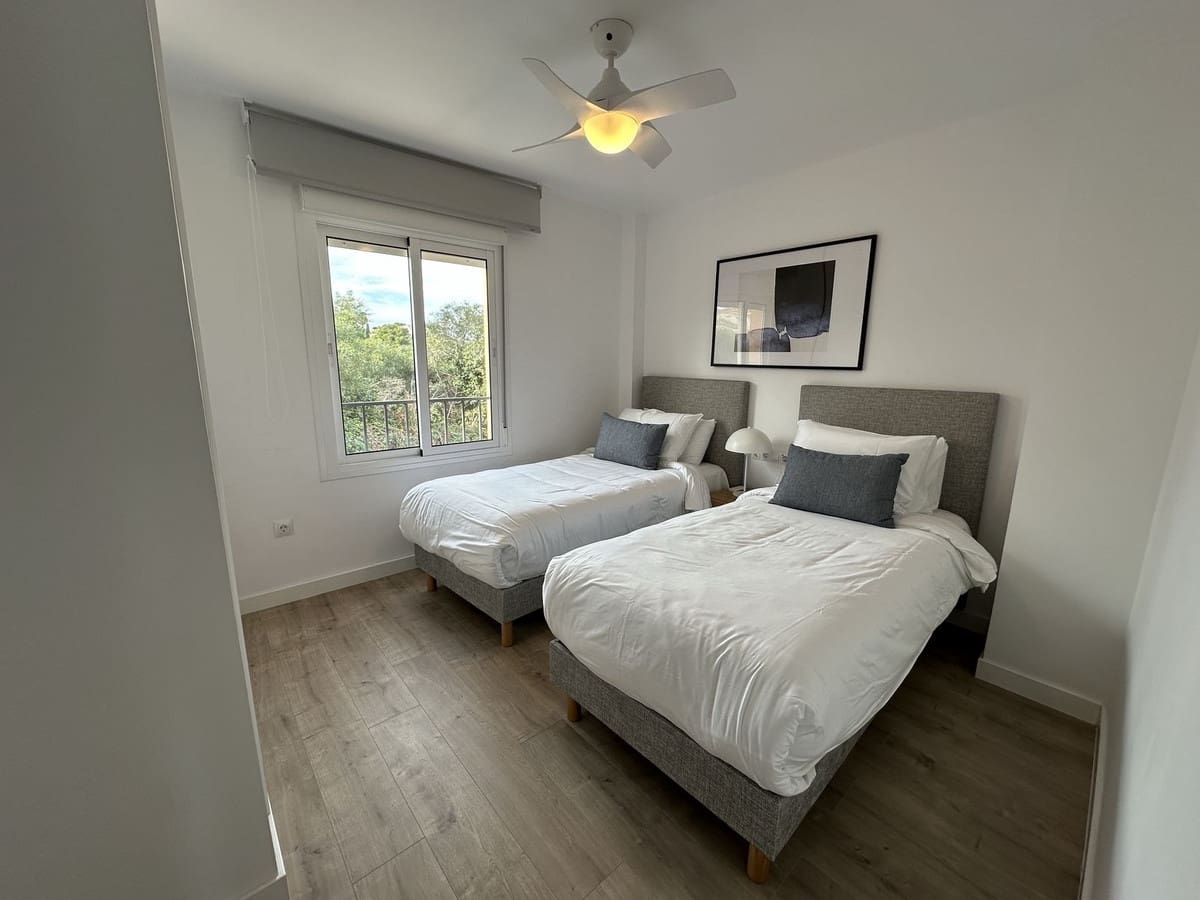 2 bedroom Townhouse for sale in Mijas Costa with pool garage - € 380,000 (Ref: 9508016)