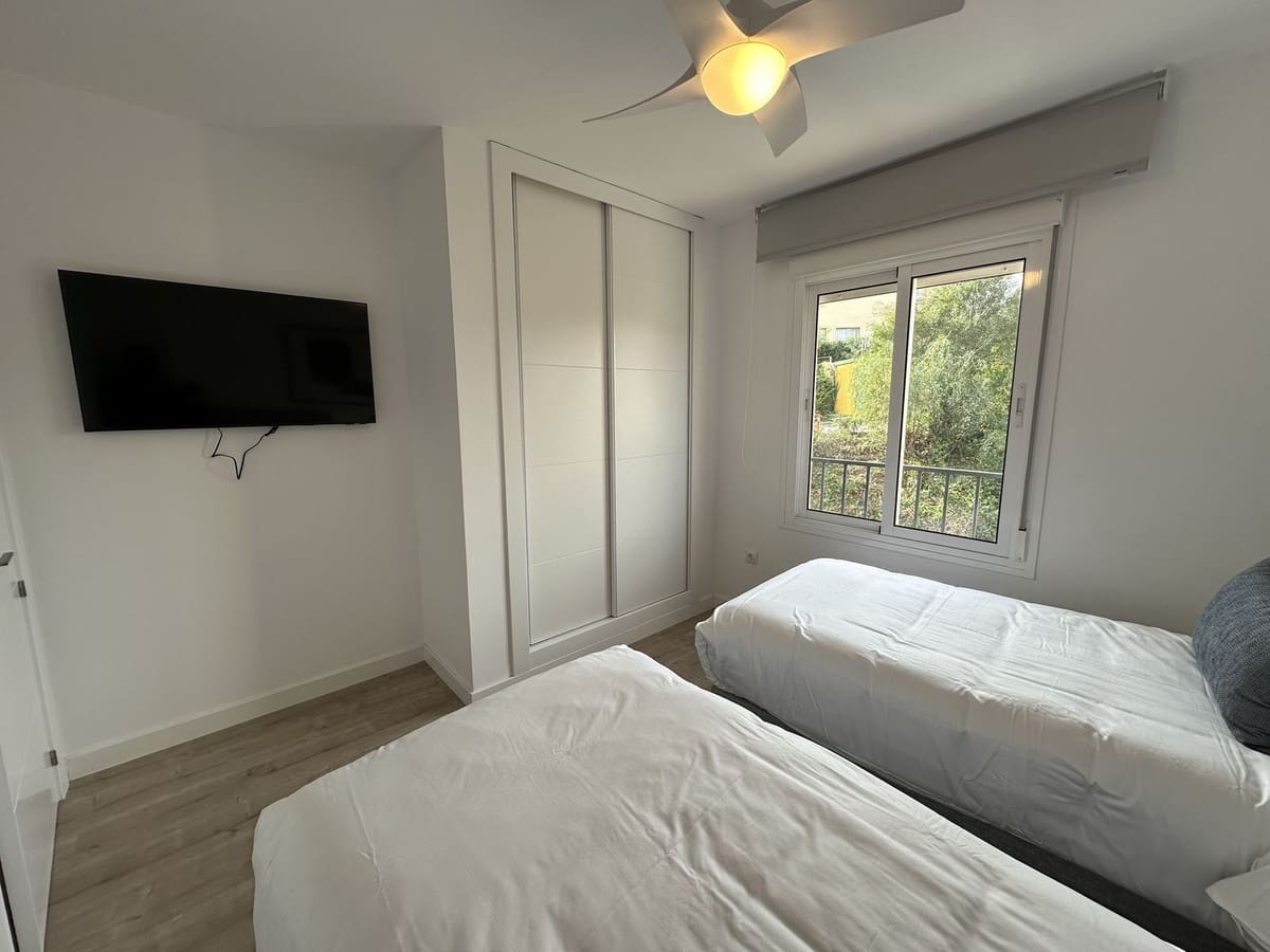 2 bedroom Townhouse for sale in Mijas Costa with pool garage - € 380,000 (Ref: 9508016)