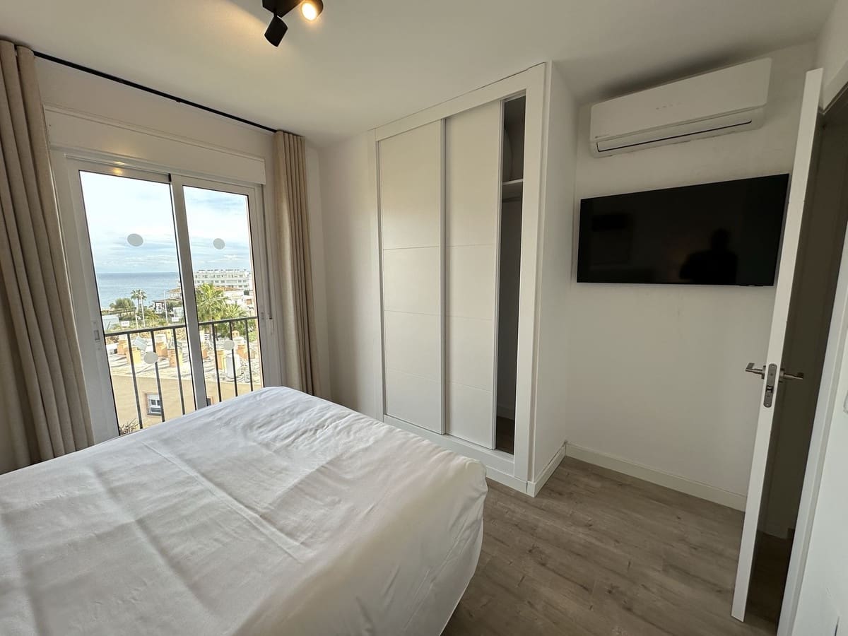 2 bedroom Townhouse for sale in Mijas Costa with pool garage - € 380,000 (Ref: 9508016)