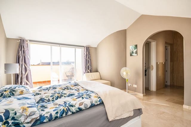 2 sovrum Takvåning till salu i Elviria, Marbella med pool garage - 419 000 € (Ref: 9508064)