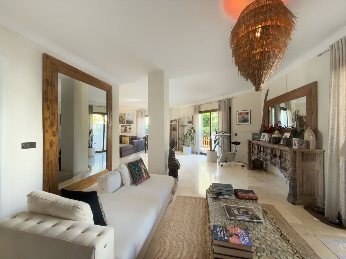 4 sypialnia Apartament na sprzedaż w Elviria z basenem - 1 100 000 € (Ref: 9508076)