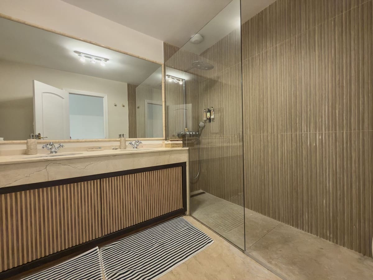 4 sypialnia Apartament na sprzedaż w Elviria z basenem - 1 100 000 € (Ref: 9508076)