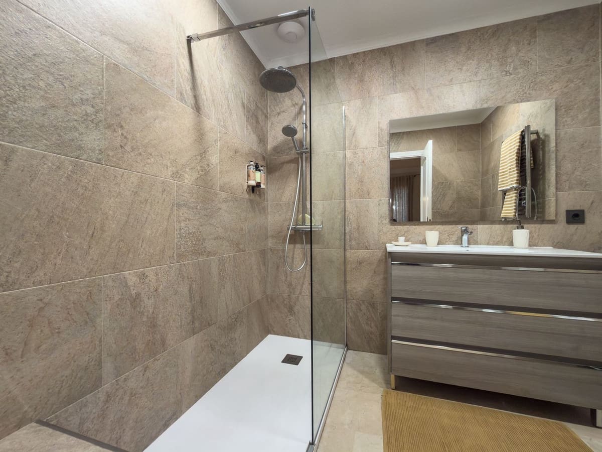 4 sypialnia Apartament na sprzedaż w Elviria z basenem - 1 100 000 € (Ref: 9508076)