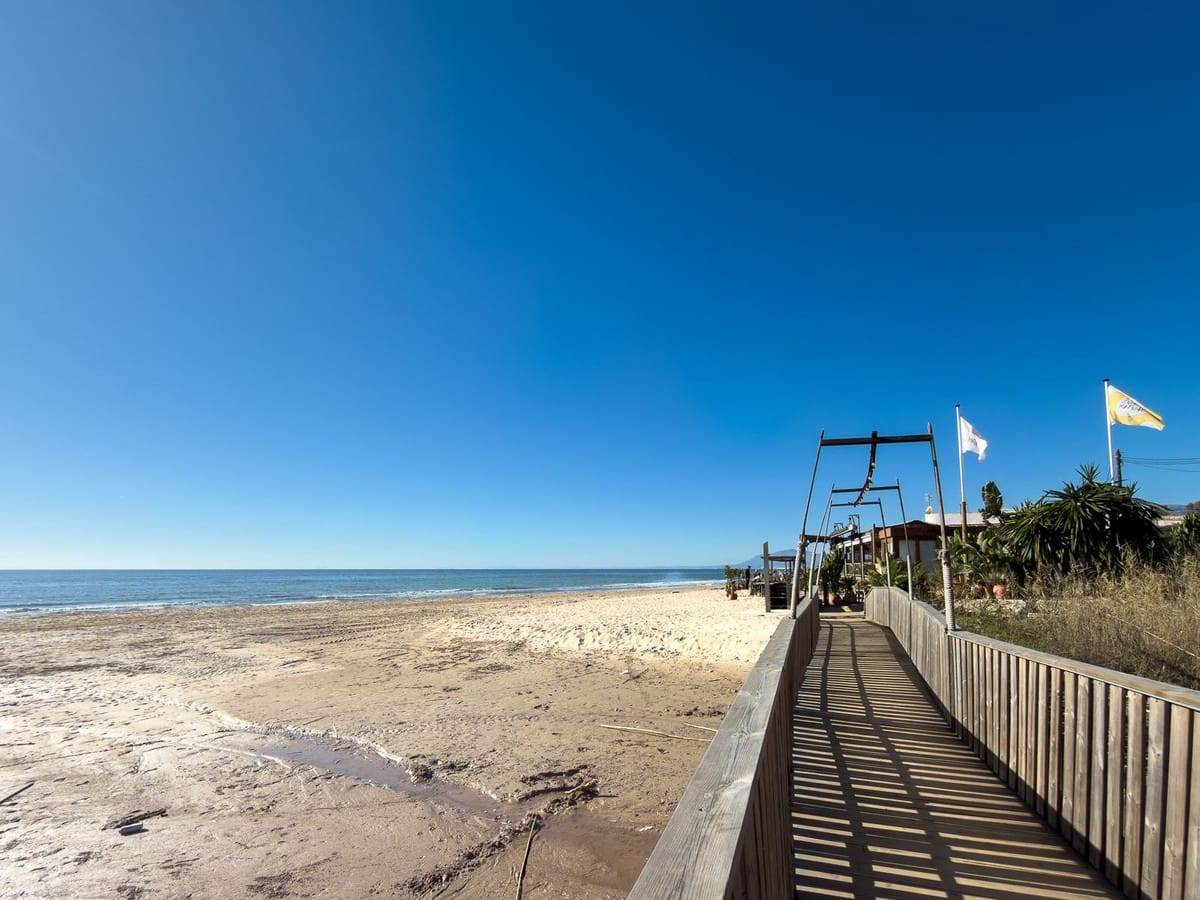 4 sypialnia Apartament na sprzedaż w Elviria z basenem - 1 100 000 € (Ref: 9508076)