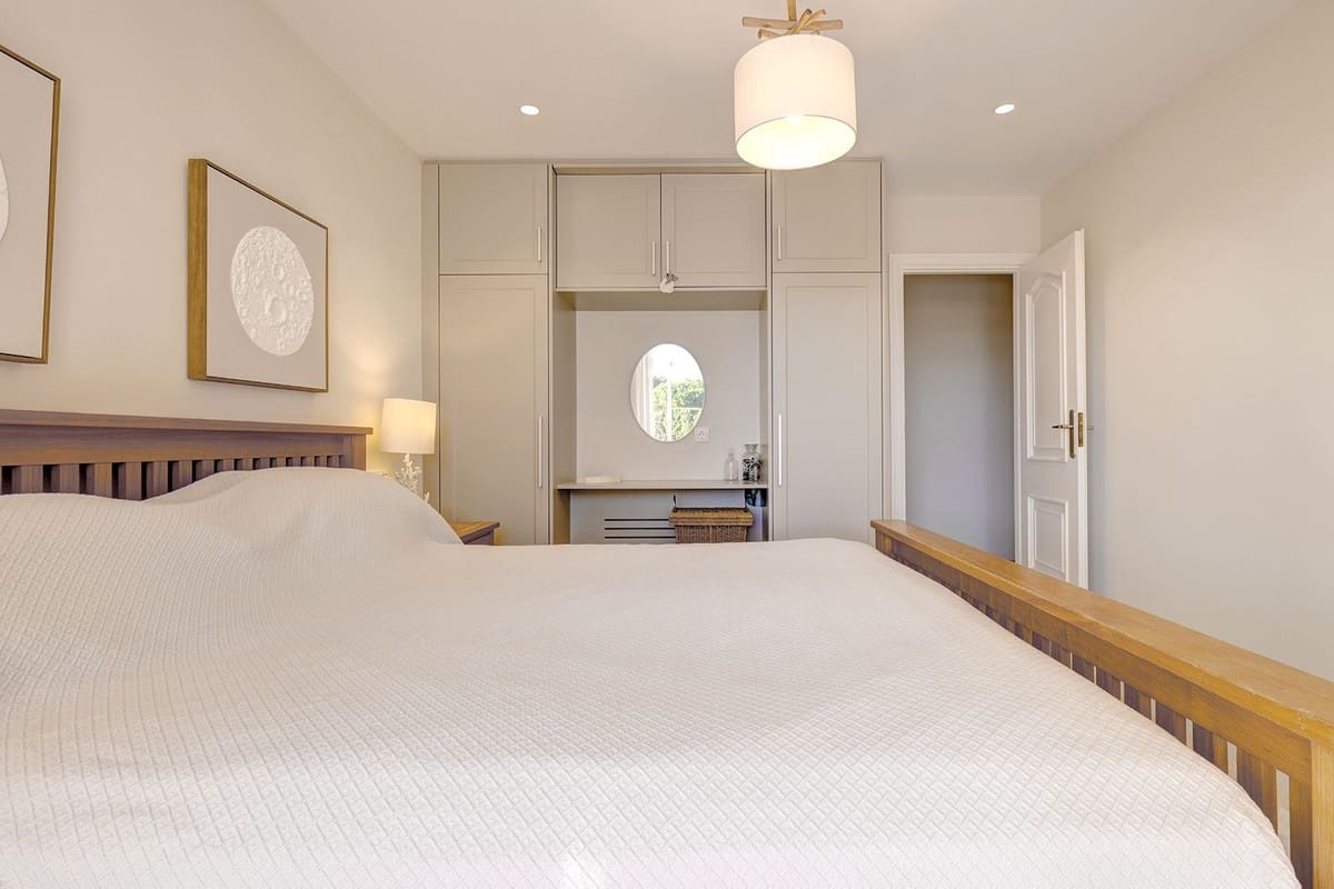 4 bedroom Villa for sale in Calahonda with pool garage - € 1,275,000 (Ref: 9518287)