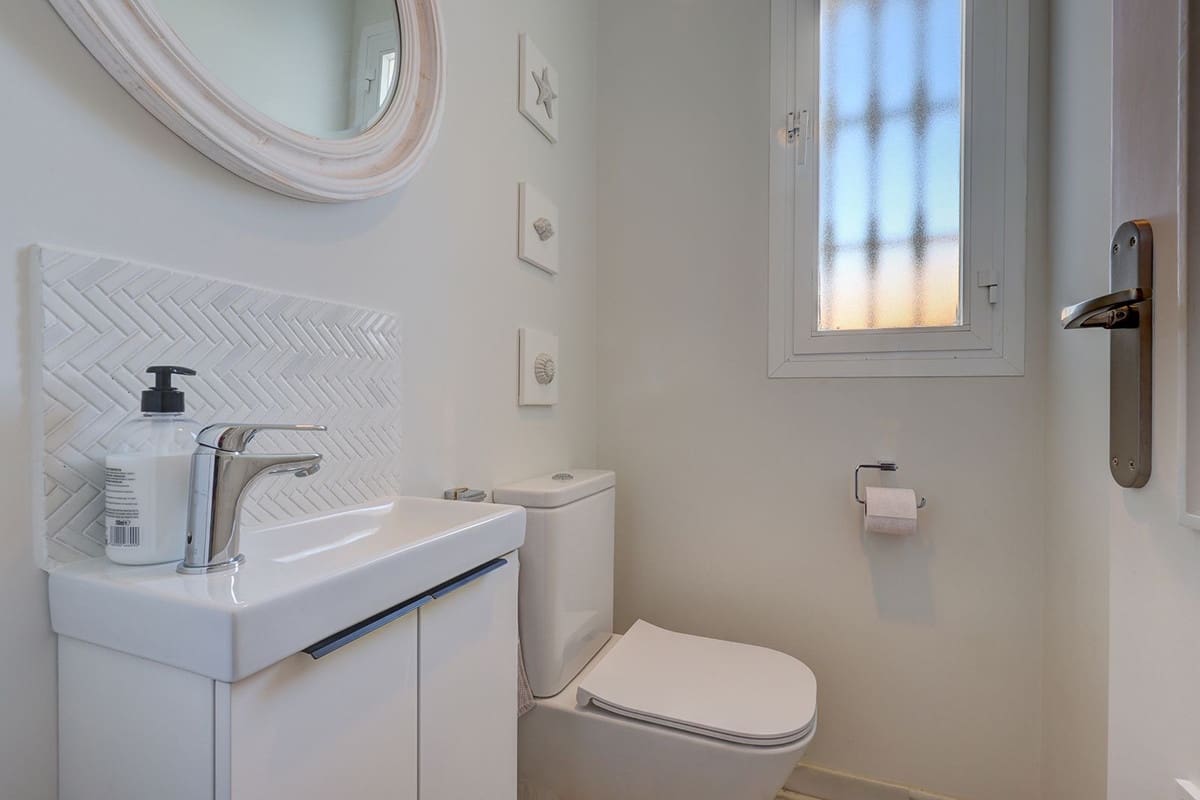 4 bedroom Villa for sale in Calahonda with pool garage - € 1,275,000 (Ref: 9518287)