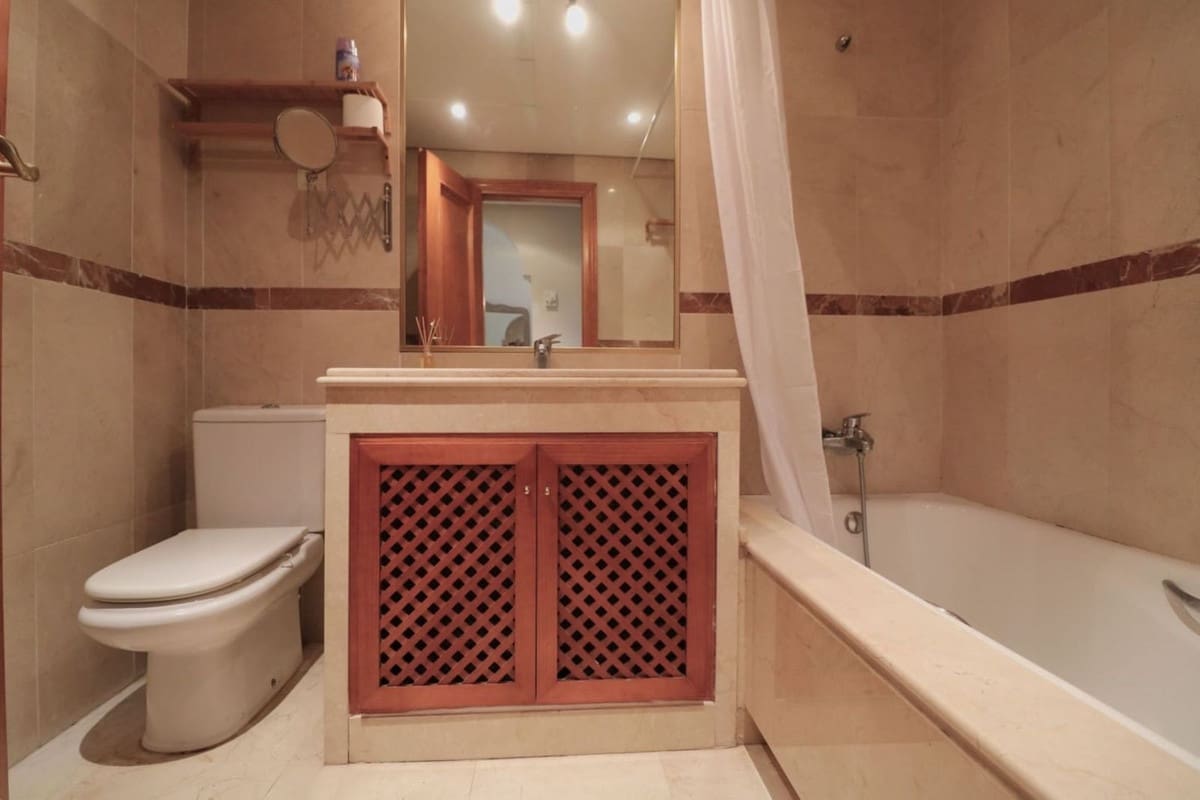 2 bedroom Beach Apartment for sale in Marbella with pool garage - € 445,000 (Ref: 9518289)