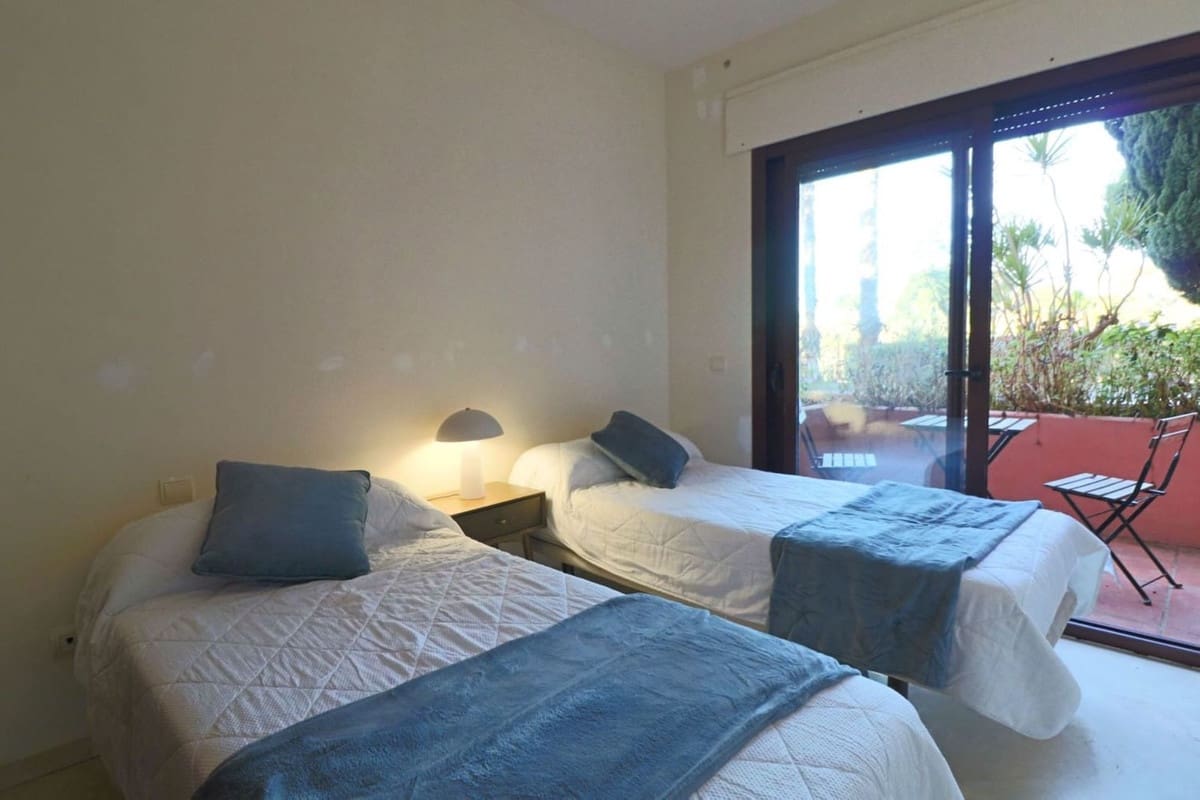 2 bedroom Beach Apartment for sale in Marbella with pool garage - € 445,000 (Ref: 9518289)