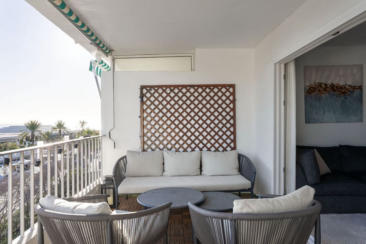 3 soverom Leilighet til salgs i Nueva Andalucia med svømmebasseng garasje - € 680 000 (Ref: 9523788)