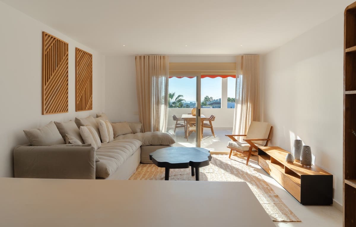 3 soverom Leilighet til salgs i Nueva Andalucia med svømmebasseng garasje - € 1 100 000 (Ref: 9532798)