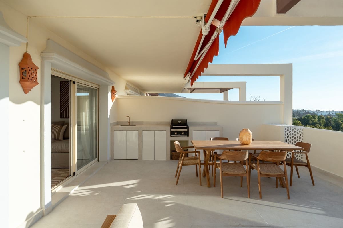 3 soverom Leilighet til salgs i Nueva Andalucia med svømmebasseng garasje - € 1 100 000 (Ref: 9532798)