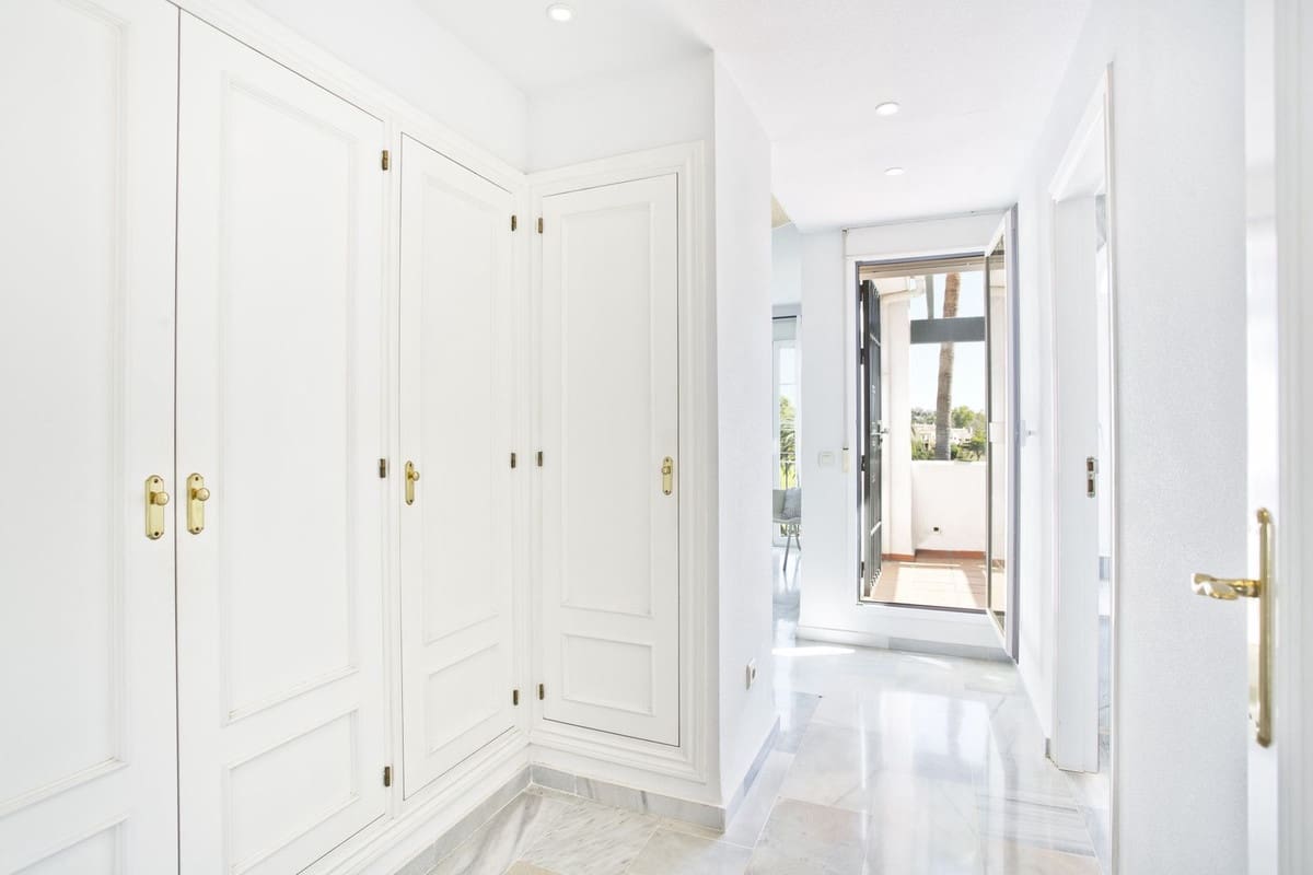 3 soverom Kjedet enebolig til salgs i Guadalmina med svømmebasseng garasje - € 695 000 (Ref: 9539801)