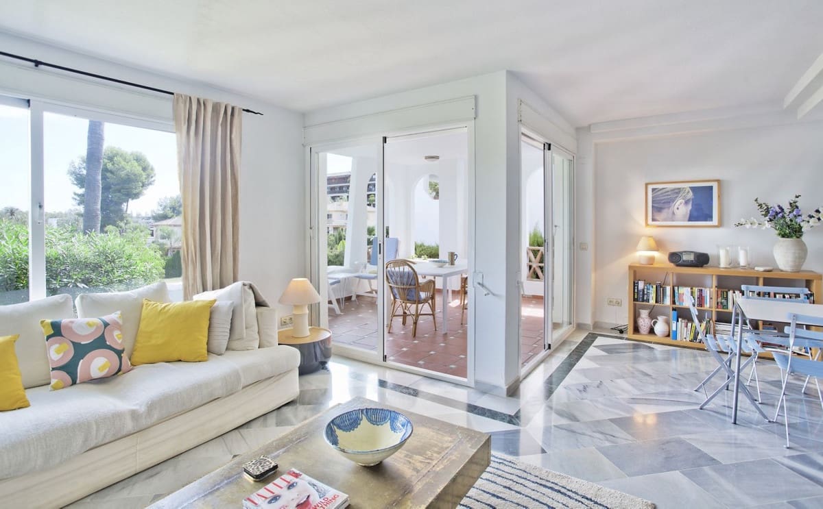 3 soverom Kjedet enebolig til salgs i Guadalmina med svømmebasseng garasje - € 695 000 (Ref: 9539801)