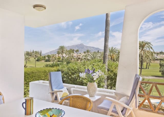 3 soverom Kjedet enebolig til salgs i Guadalmina Baja, Marbella med svømmebasseng garasje - € 695 000 (Ref: 9539801)