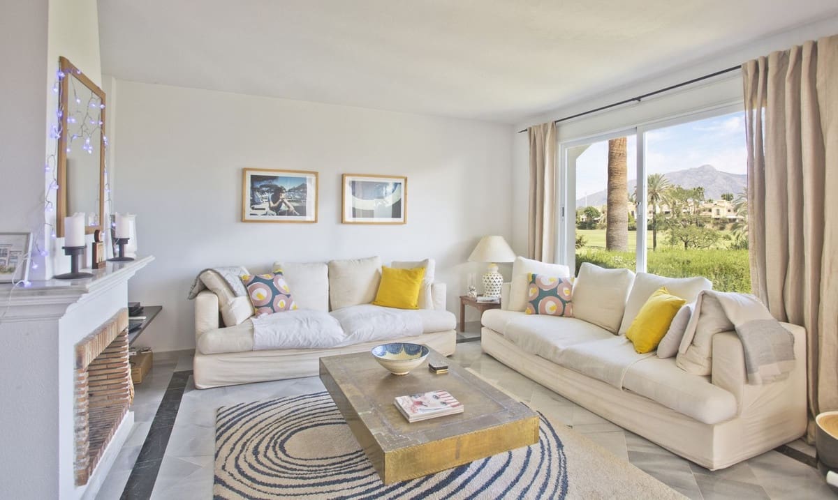 3 soverom Kjedet enebolig til salgs i Guadalmina med svømmebasseng garasje - € 695 000 (Ref: 9539801)