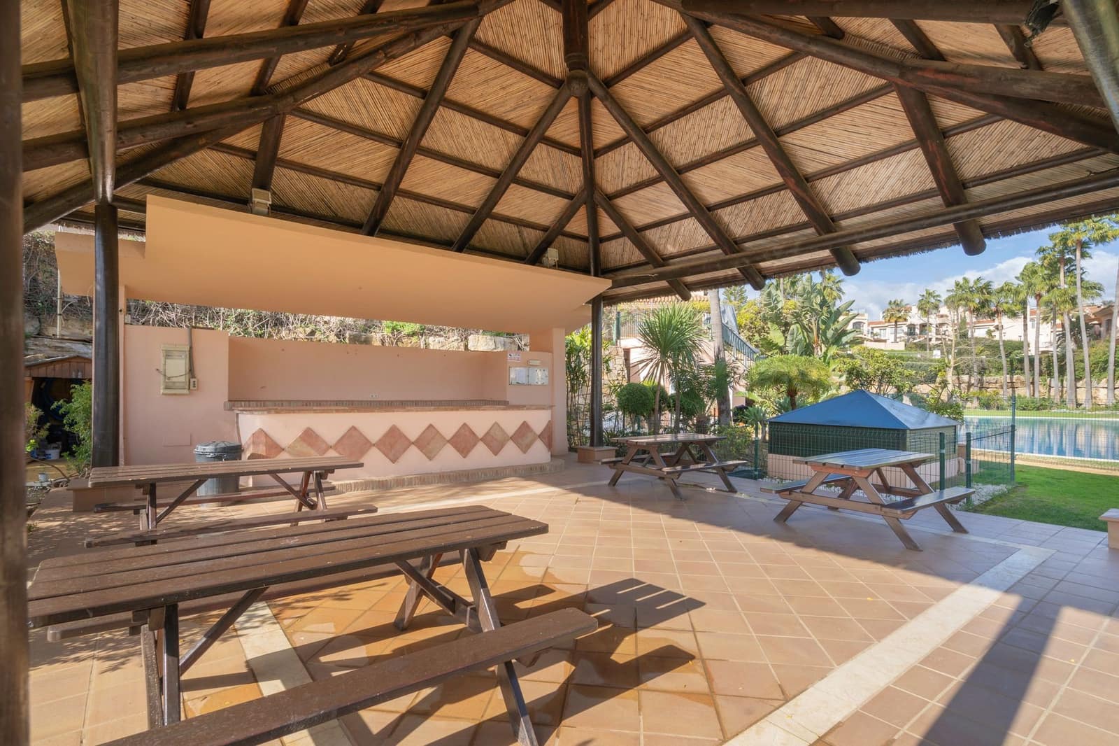 3 soverom Kjedet enebolig til salgs i Riviera del Sol med svømmebasseng garasje - € 500 000 (Ref: 9543916)