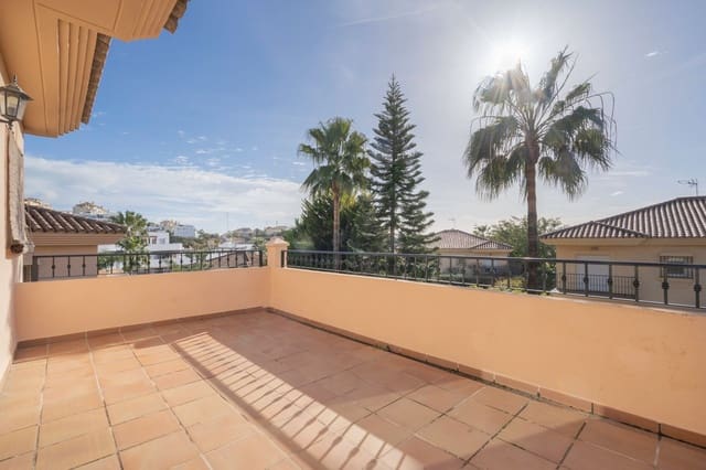 3 soverom Kjedet enebolig til salgs i Riviera del Sol, Mijas med svømmebasseng garasje - € 500 000 (Ref: 9543916)